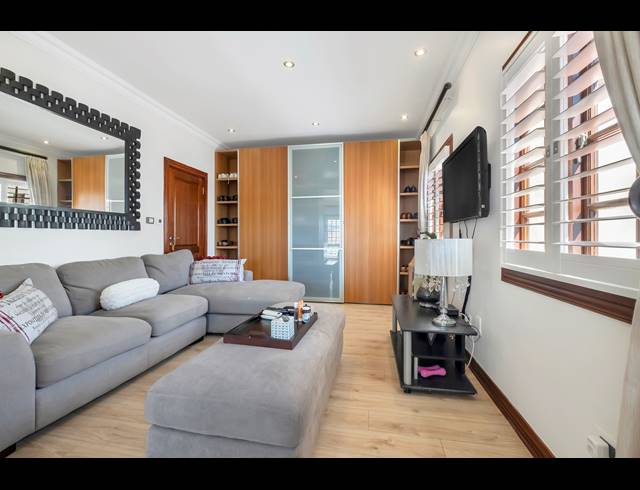4 BEDROOM HOUSE FOR SALE IN HYDE PARK